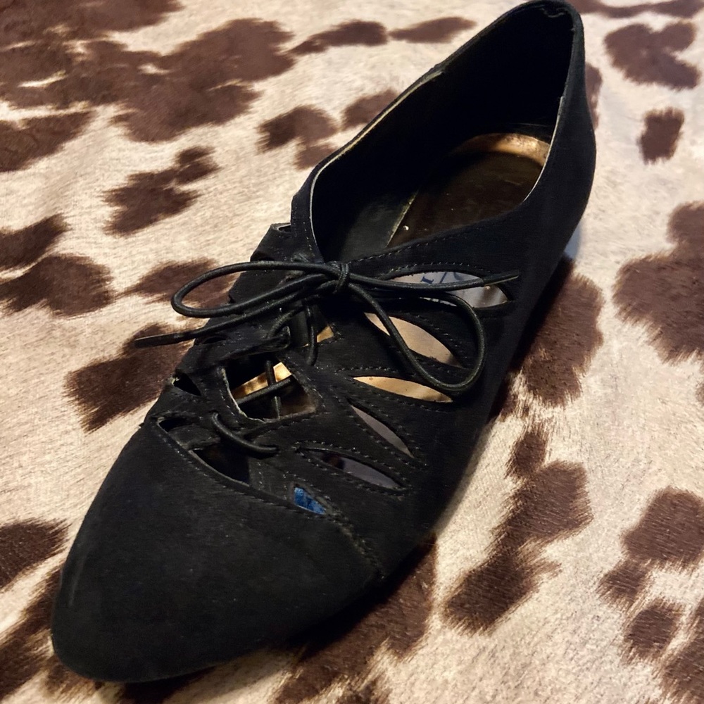 Black front tie flats